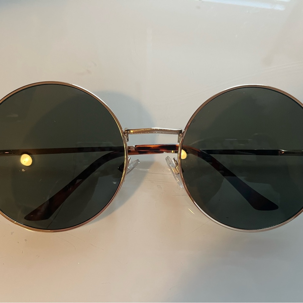Round Gold Frame Sunglasses